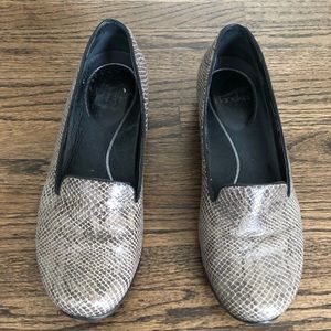 Dansko snakeskin 38 loafers
